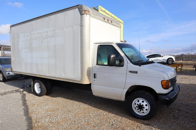 2005 Ford E350 Super Duty Box Tr